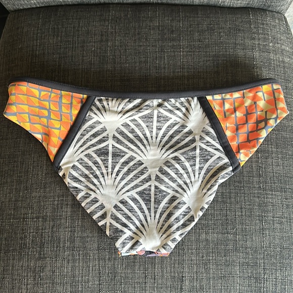 Maaji Reversible Bikini Bottom - SM - Picture 2 of 3